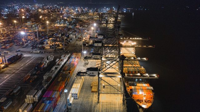 430 Por Ciento de Aumento en el Déficit de Comercio Exterior en Octubre