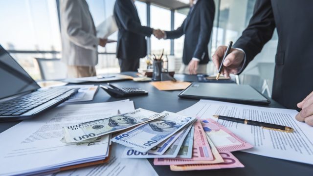 Menkul Satış Sözleşmelerinde Dövizle Ödeme Yasağı Kalktı: İş Dünyası İçin Ne Anlama Geliyor?